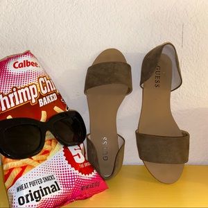 ★ GUESS ★ suede flats !